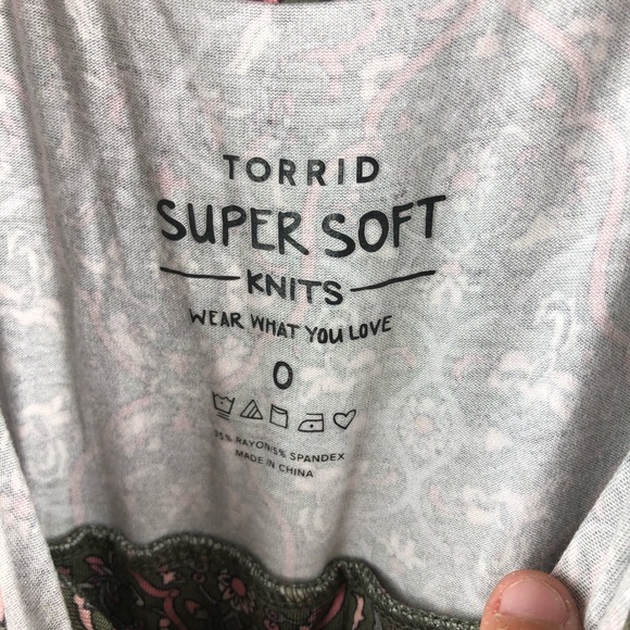 Torrid super soft surplice babydoll tee size 0 - Picture 4 of 7